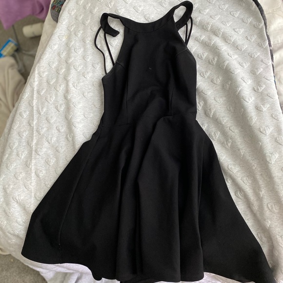 Black Windsor Homecoming Dress - Picture 2 of 4